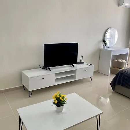 Apartment Studio - Caesar Trikomo